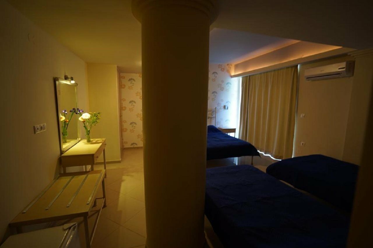 Niriides Beach Hotel Rethymno Eksteriør bilde